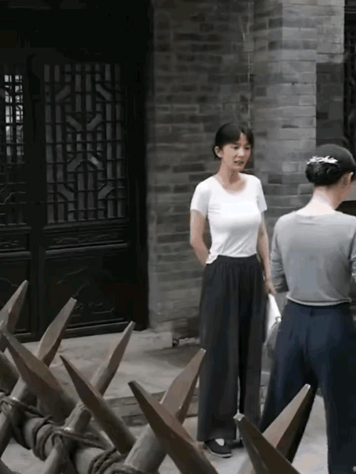 杨幂，166CM的小体格，却有这么丰满的身材！