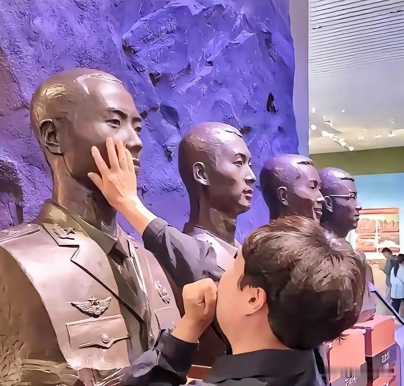 母爱如磐守家国！英烈母亲的泪水与骄傲，是民族最硬的脊梁这件事发生在2026