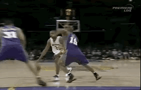 科比这种才是真助攻，自己把防守都吸引过来了，接球人轻松打进！