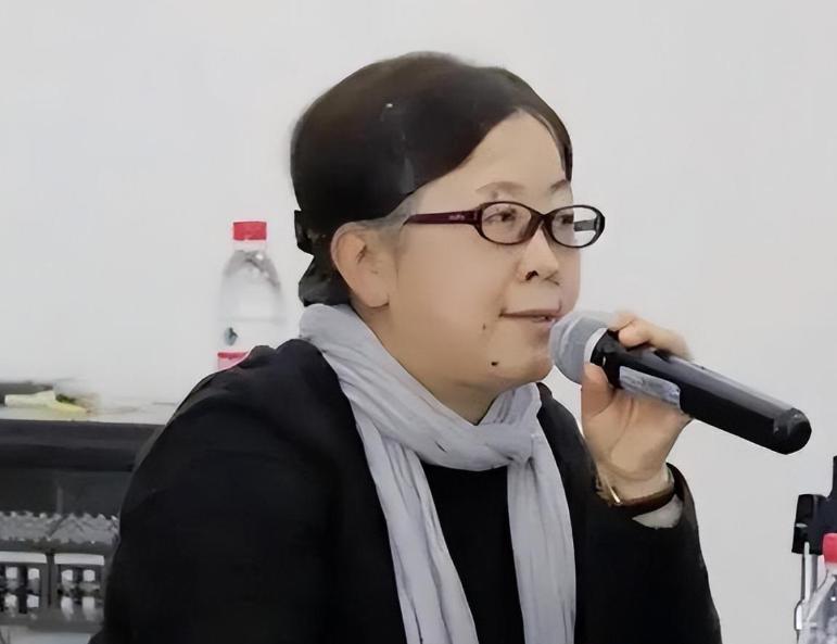 南京大屠杀三十万条命，她追问“名单在哪”——一个大学教授的八年“翻案”路，最后换