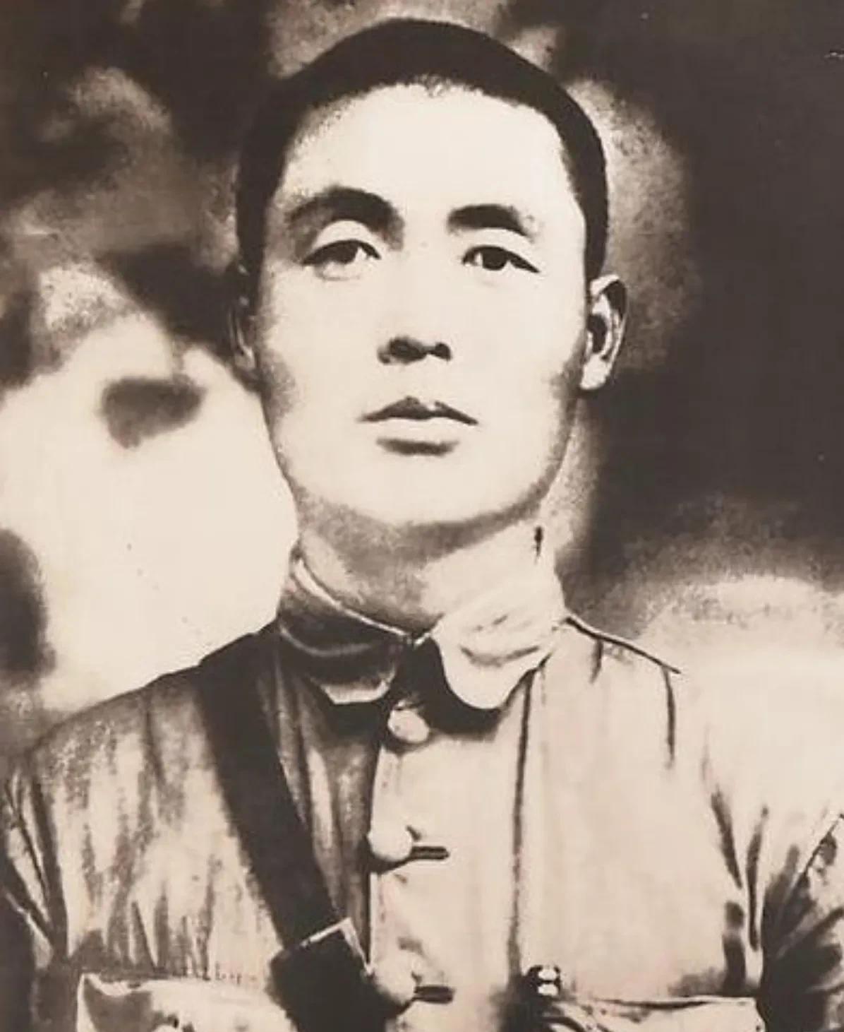 长征途中，邓发怀孕的妻子突然临盆，这种在这种前有强敌后有追兵的情况下，稍有不慎可