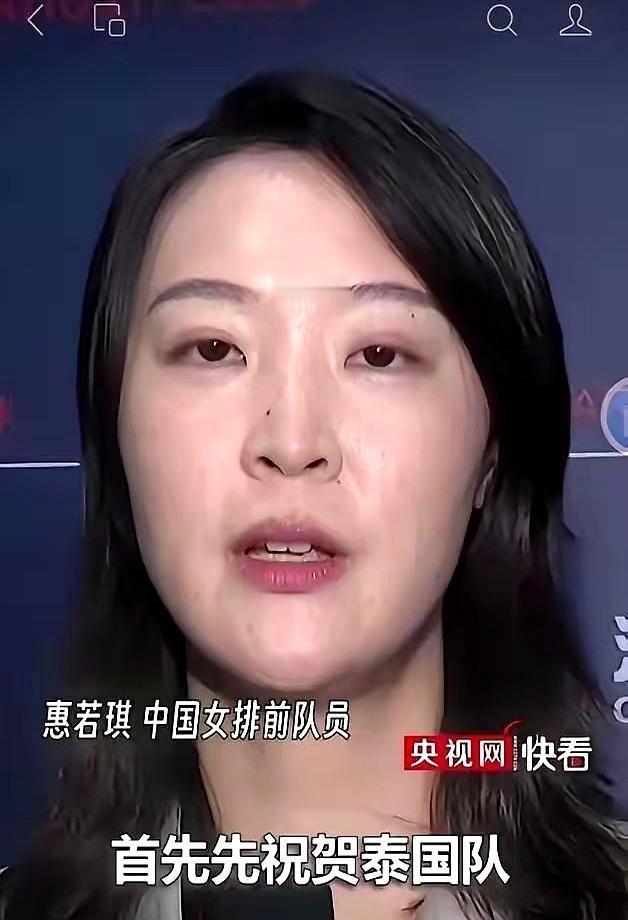 当比分拉扯不定、场边风像钉子一样冷时，助理教练杨昊冲着发愣的主帅赵勇吼了一嗓子，
