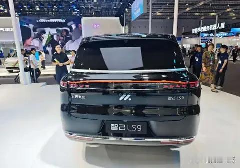 买“9系”为啥更看好智己LS9？好开无焦虑才是旗舰底气高端大六座“9系”S