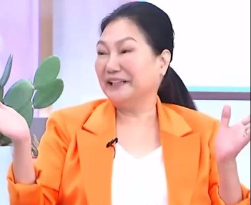 s妈真的应该听小s的话，半夜三更专心哭大s，不要与网友再互动了，她真的应该明白