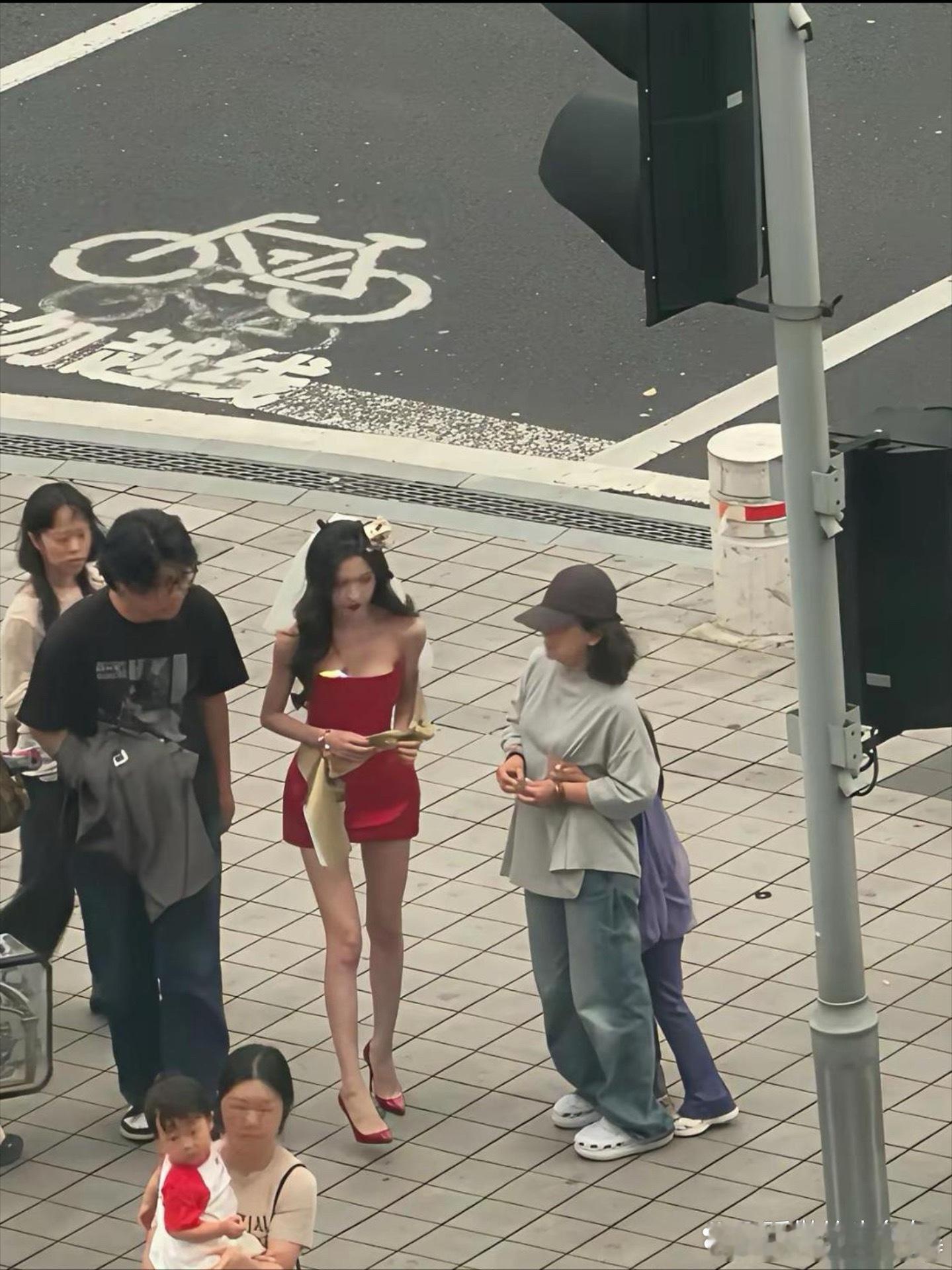 只有瘦到这种程度，上镜才刚刚好