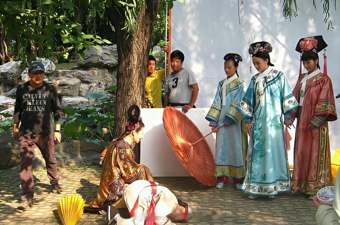 甄嬛传难怪会大爆，连当时路透图里的光影效果都那么美。