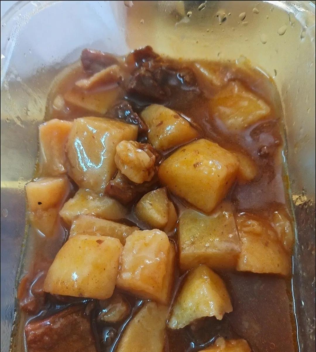 网上冒出一大堆牛鬼蛇神，说什么“面包、蛋糕都是预制菜”，“可乐、牛奶都是预制菜”