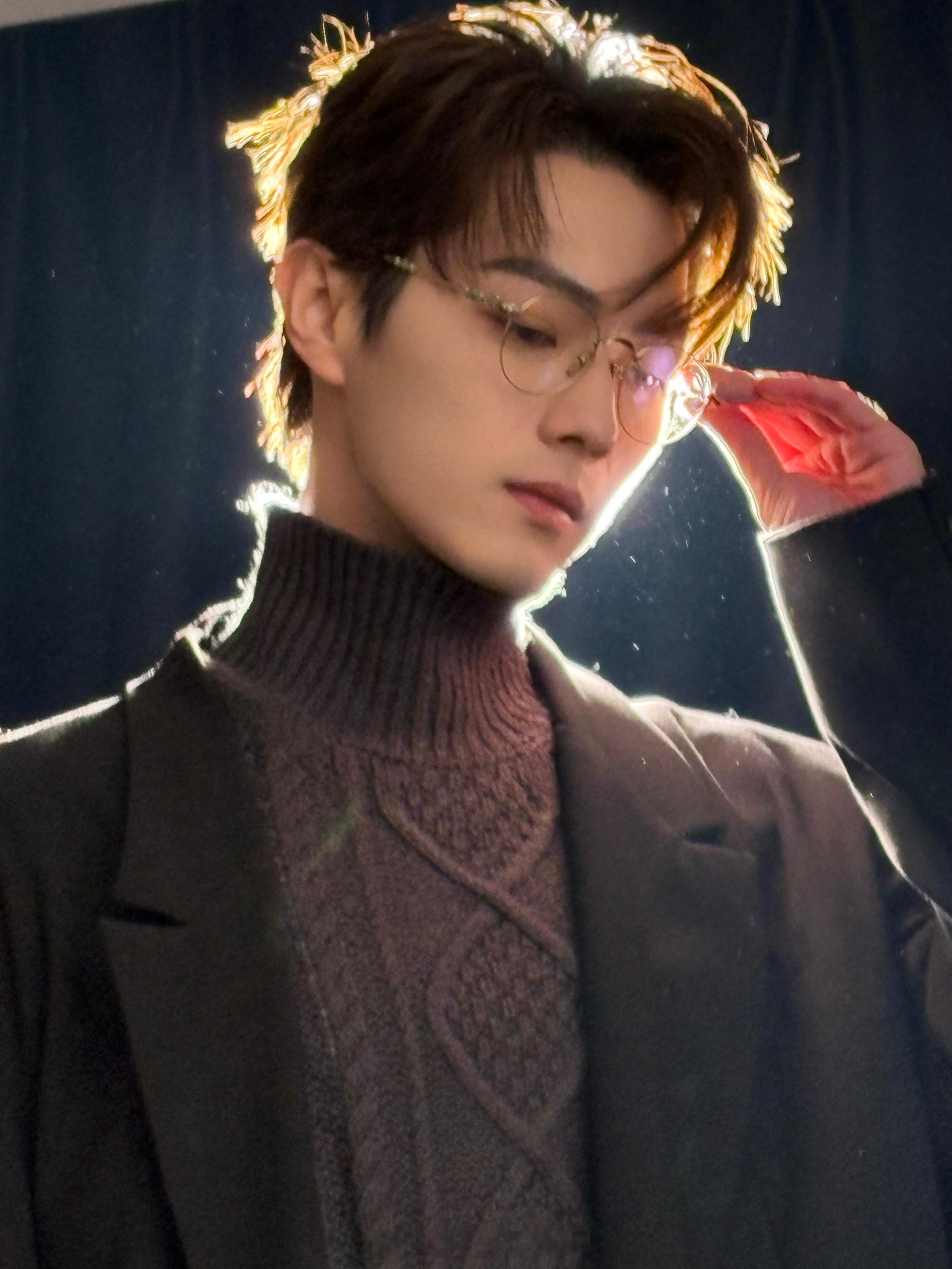 许凯这不妥妥的高干文男主吗