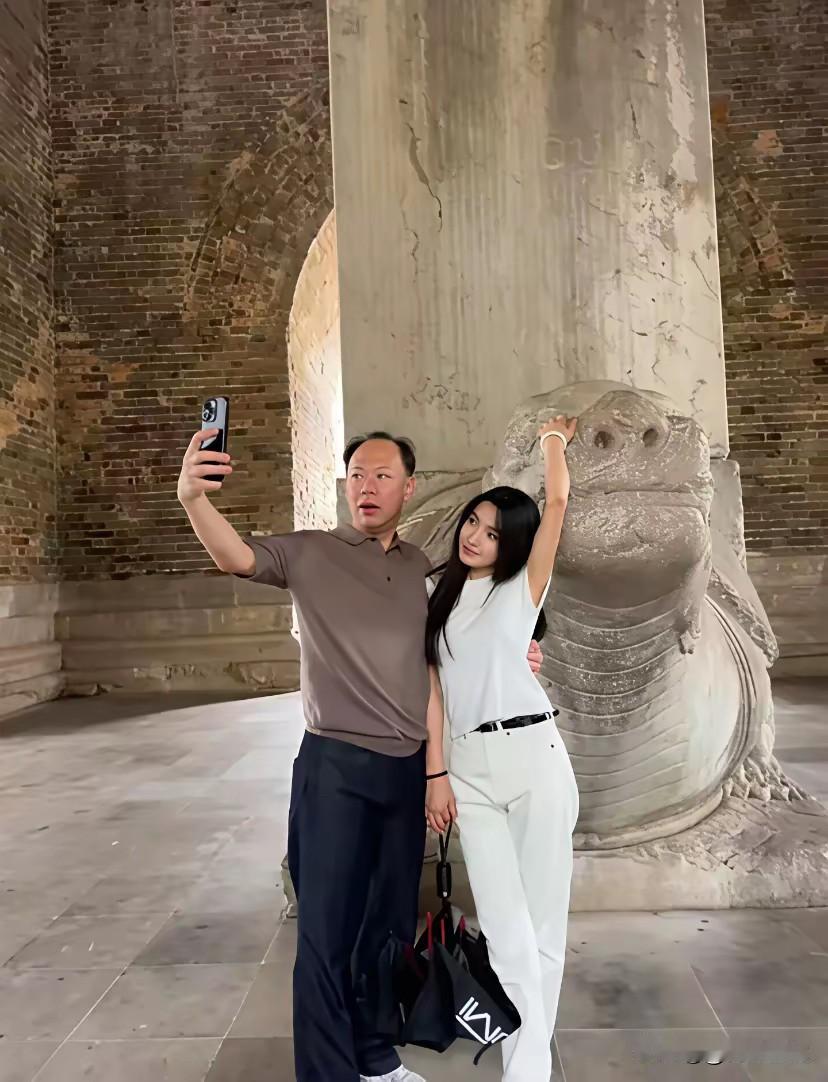 男人为什么要努力赚钱，这也许就是最好的答案吧？[呲牙笑]