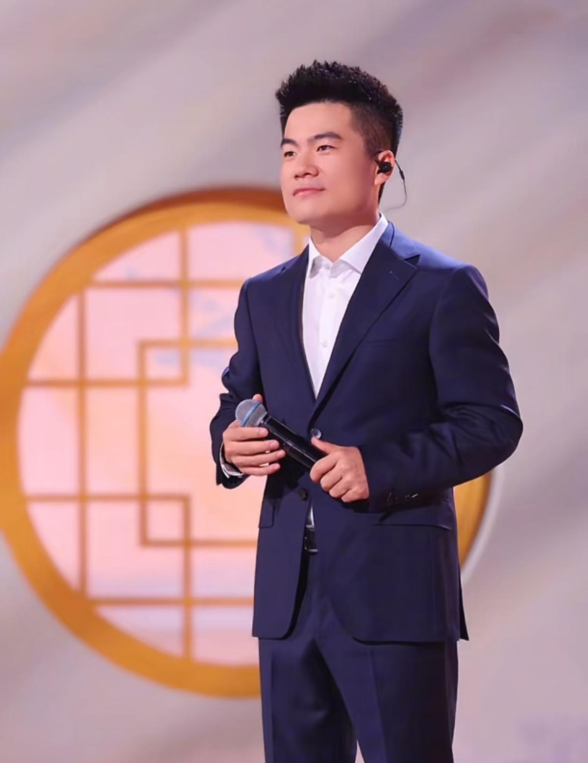 董宇辉双喜临门！签约一带一路成“国际辉”安徽行程曝光太期待大中午的好消