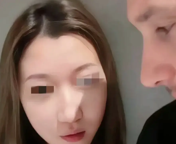 李欣莳出“柜”老外宙斯被学校开除学籍四年大学白上，最高学历变高中？为了不被
