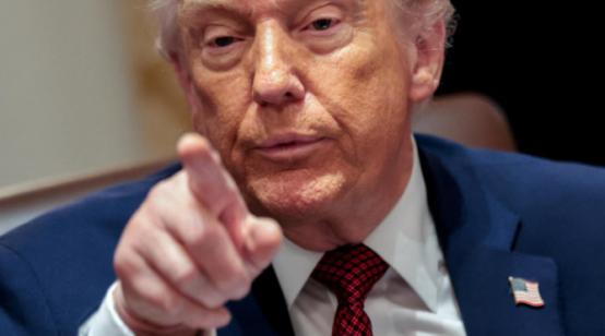 特朗普对华芯片“抽成”25%？H200清库存遇上中国芯突围战