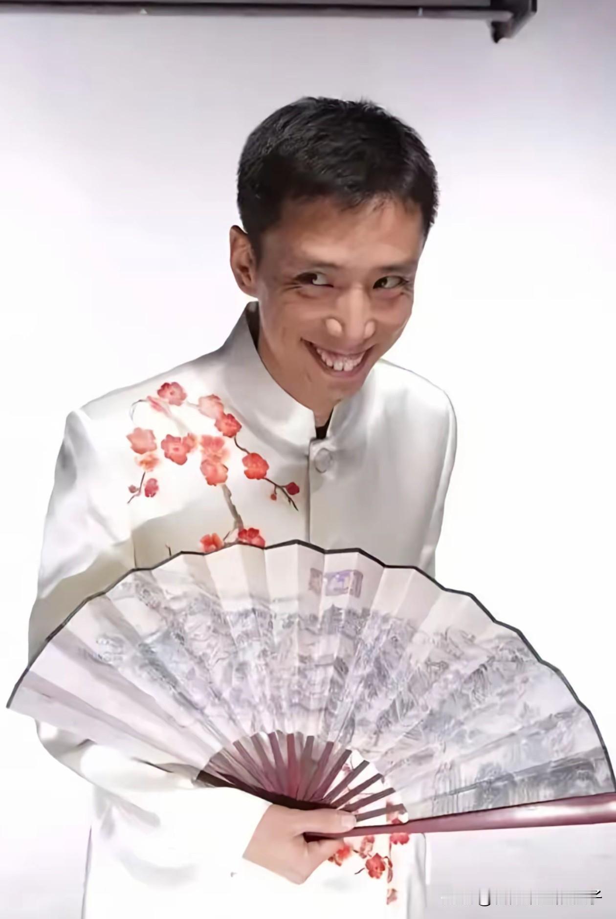 发现没？贾旭明这哥们，真应了那句“三年不开张，开张封三年”！时隔3年，再次登上