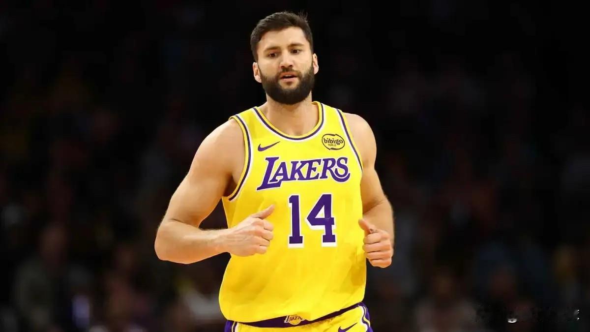 凯斯勒真晦气啊NBA球衣号码博主Etienne透露，湖人新援凯斯勒将身穿14