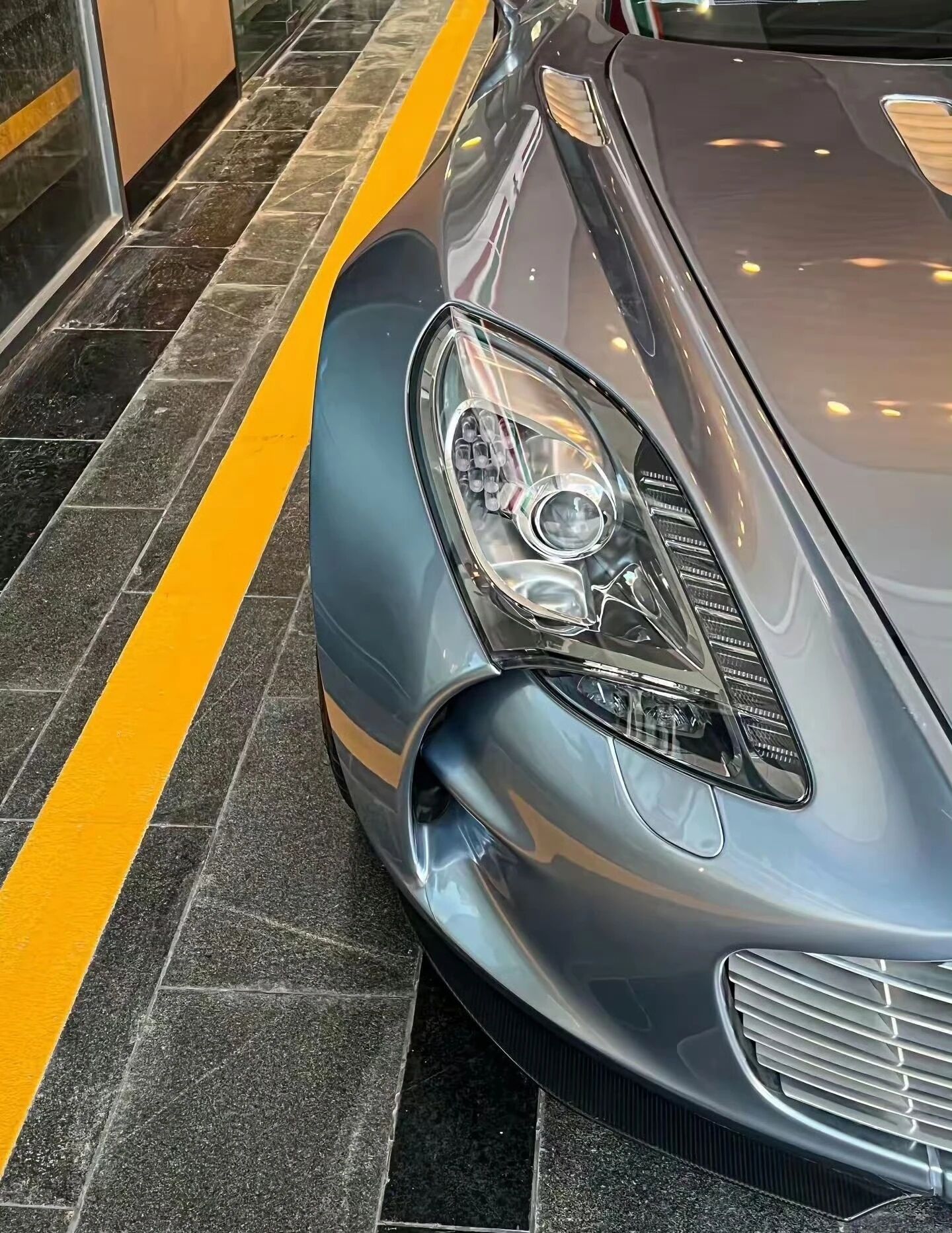 阿斯顿马丁ONE-77！这只“野兽”于2010年诞生，全球限量仅77只，当年只