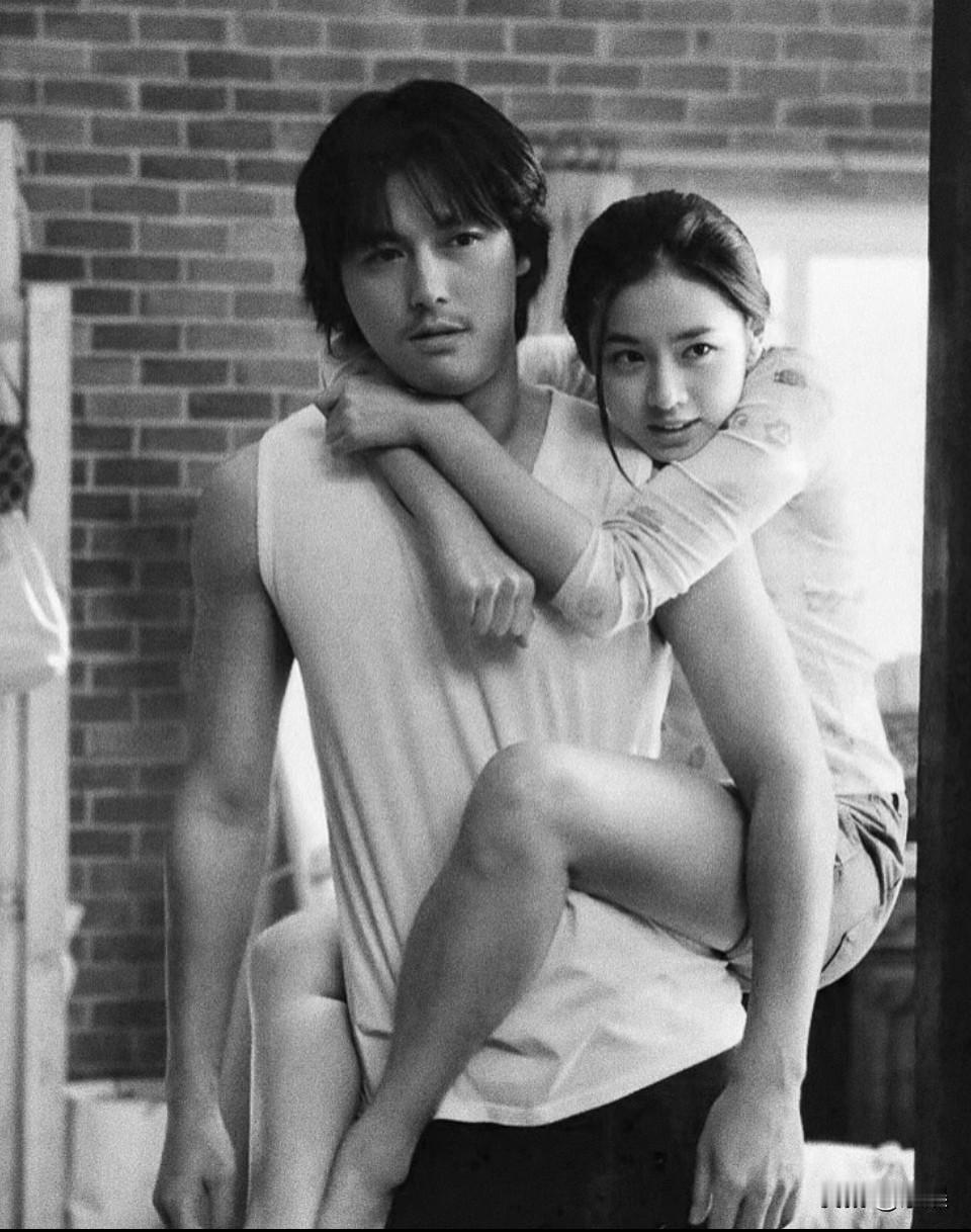 郑雨盛×孙艺珍|一组旧照片当时第一次看了这个电影的时候非常震撼，就觉得片