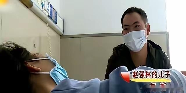 湖南长沙，一个30岁的木工赵新，刚跟前妻离了一年，工地上闲聊，一句话砸进他耳朵里