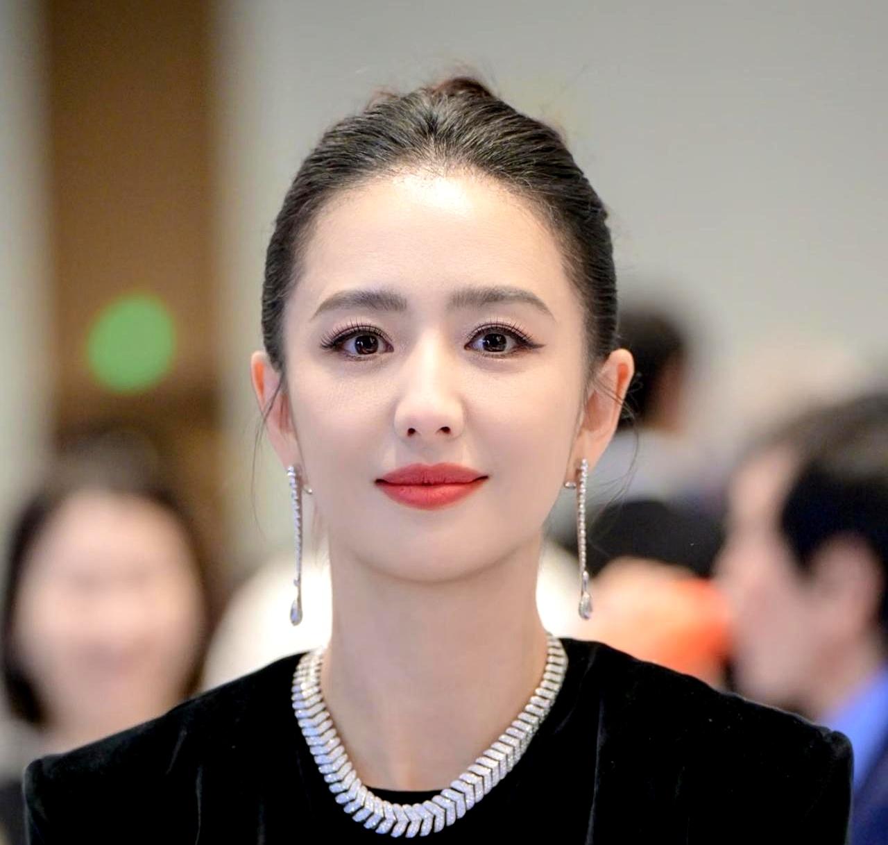 你看那些离婚闹得鸡飞狗跳的，是不是觉得离了就能彻底分开？说白了，陈思诚和佟丽娅