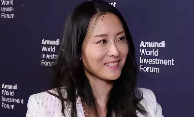 很多人不明白，金刻羽风波曝光还不到一个月，怎么就稳稳站上第二十五届中国经济学年会