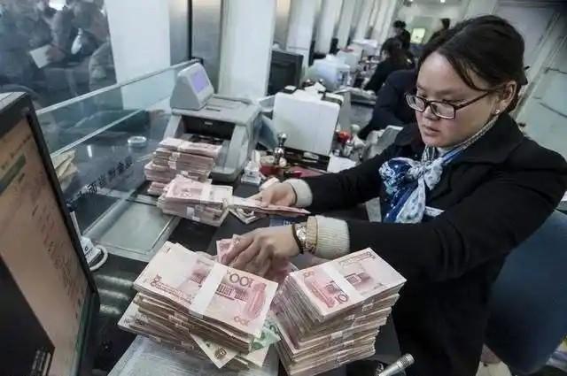 全国各地最低工资标准发布。近日。人社部网站发布。全国各省、自治区、直辖市最低工资
