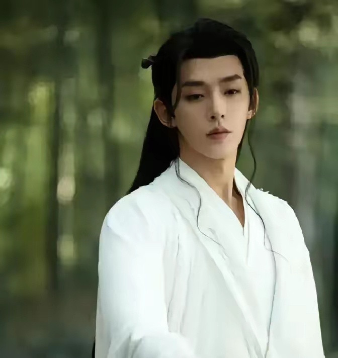 郭敬明晒邓为眼睛特写，这是要官宣《百妖谱》男主了吗？