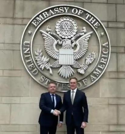 直接关门送客！这种带有羞辱性的访问，中国不要也罢！2025年12月18日，乌克兰