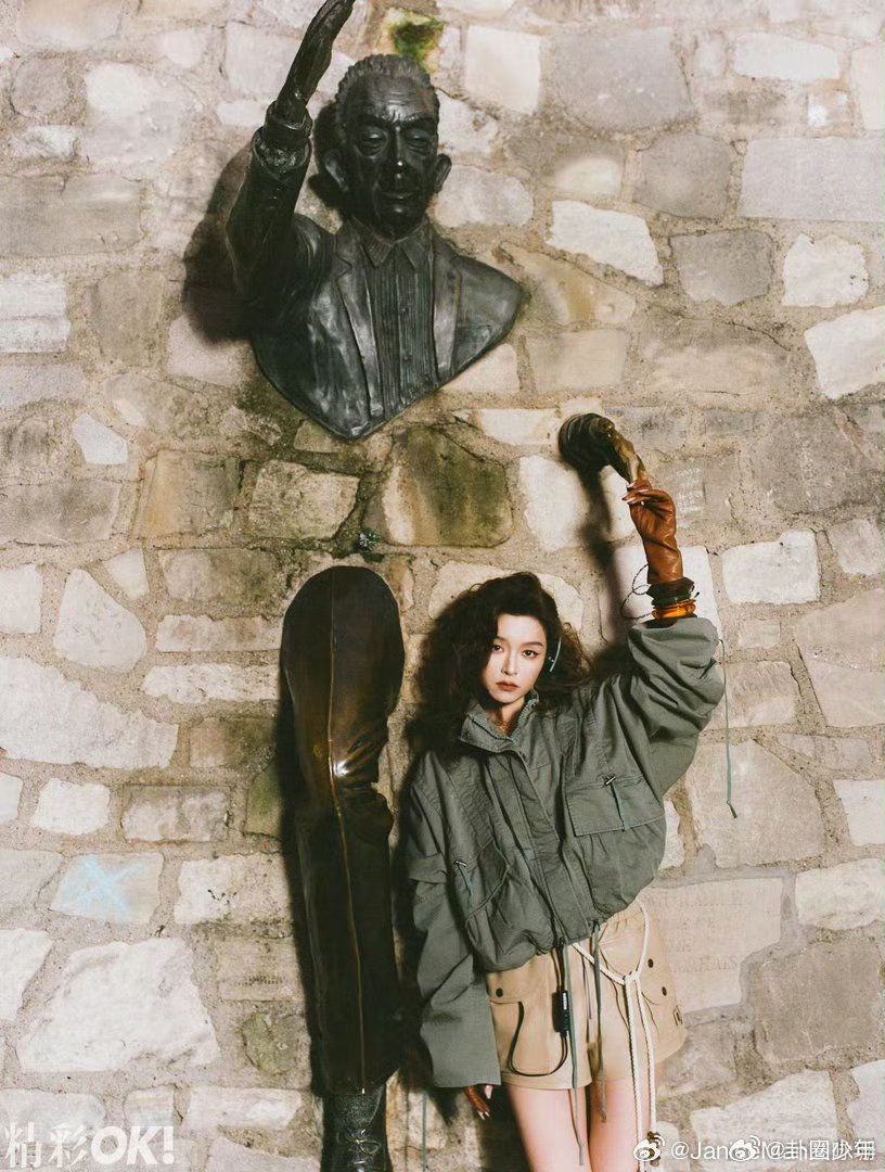 文咏珊烫了爆炸头文咏珊精彩OK杂志大片惊艳释出，夸张爆炸头造型大胆吸睛，漫步巴黎