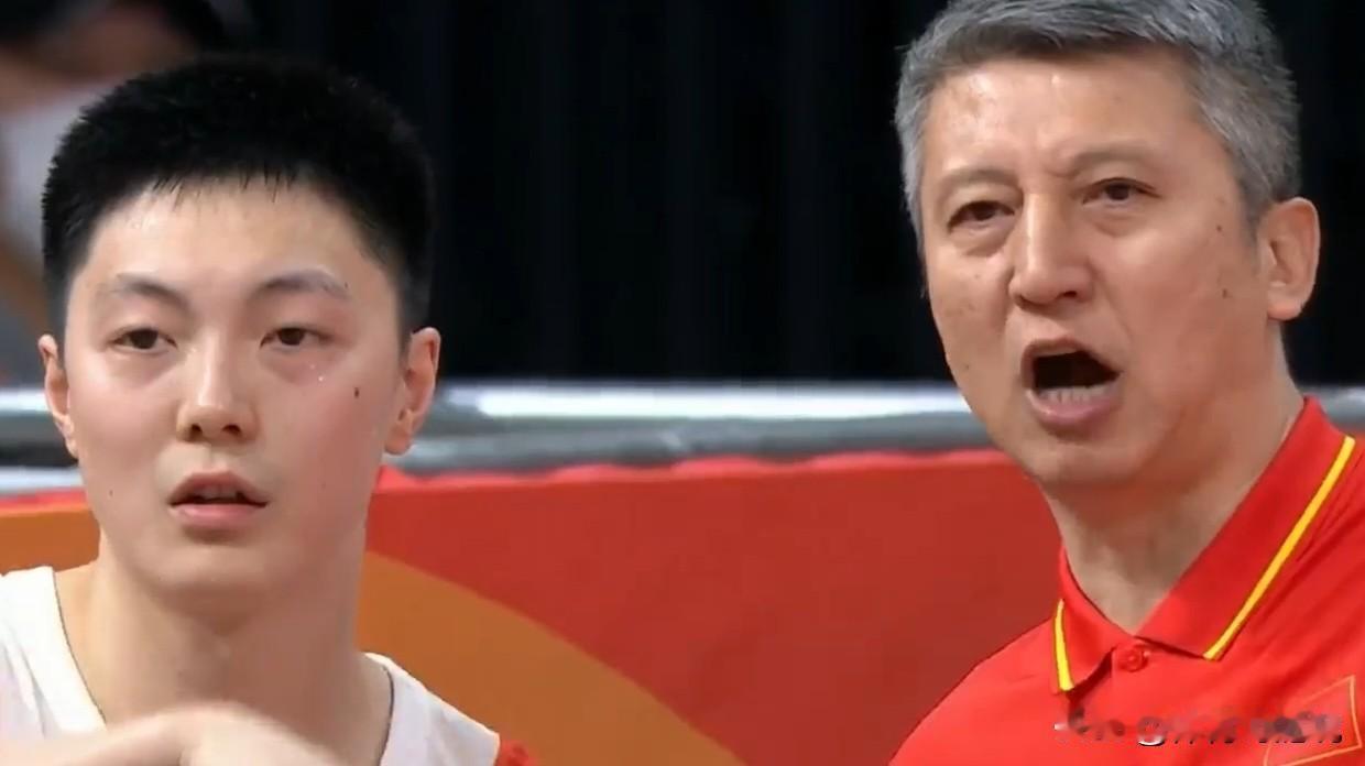 近些年，中国男篮历任主教练下课的原因：2013年马尼拉亚锦赛大败，中国男篮最