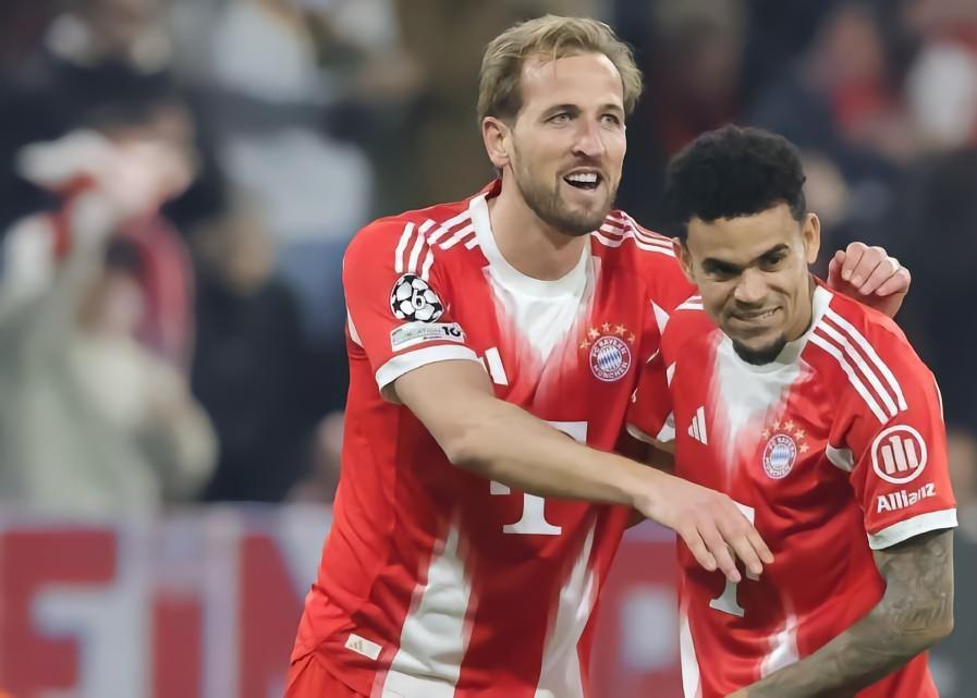 拜仁4-5巴黎，输球罪魁祸首是谁呢？1、诺伊尔，全场0扑救2、阿方索戴维斯，