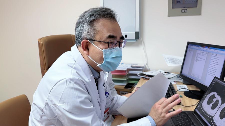 "乔医生，我这肺结节手术才做完没多久，现在肩膀疼得厉害，该不会是复发转移了吧？"