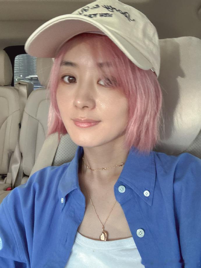 疑似赵丽颖婉拒震惊！疑似赵丽颖婉拒Vogue金九邀约，是对时尚风格有新考量