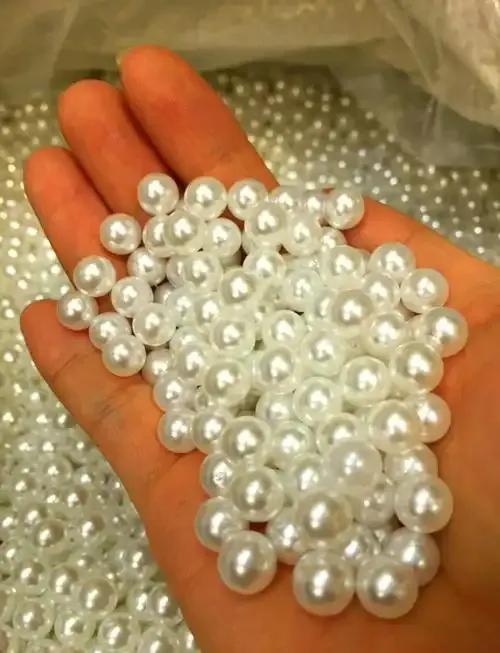 你知道一件很有意思的事吗？中国生产了全球90%的珍珠，可全球珍珠的销售额，我们只