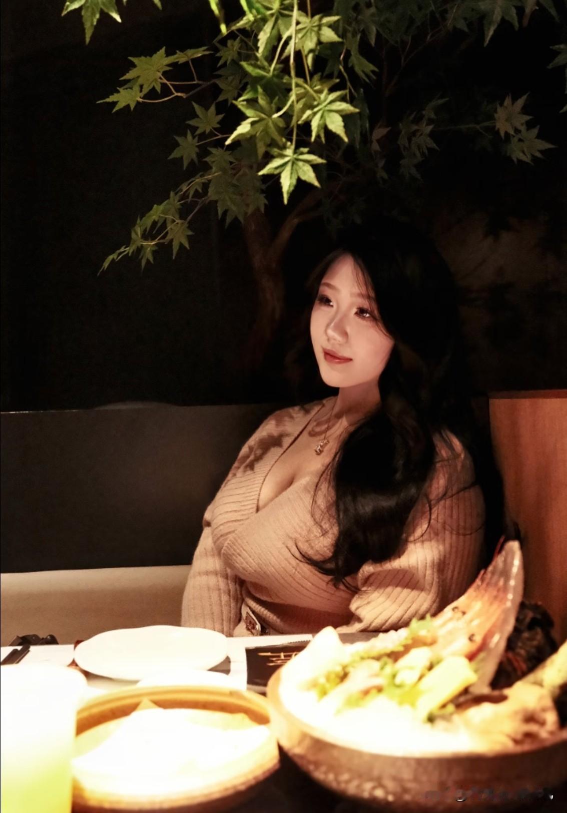 人到中年，心态真的像被磨平了棱角。以前爱争对错、爱比输赢，现在碰到事儿第一反应是