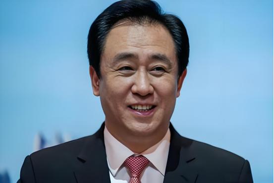 许家印案一审落槌！那个曾呼风唤雨、登顶亚洲首富的地产大佬，如今身着囚服，低下了不