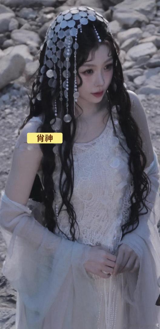 虞书欣新剧路透，女主穿的仙仙的还瘦，生图竟然就这么有平整度​​​