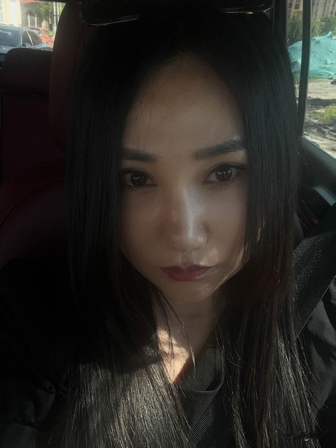 减肥就是纯饿，这种说法不太科学。硬饿三个月虽可能让体重下降，但会导致肌肉流失