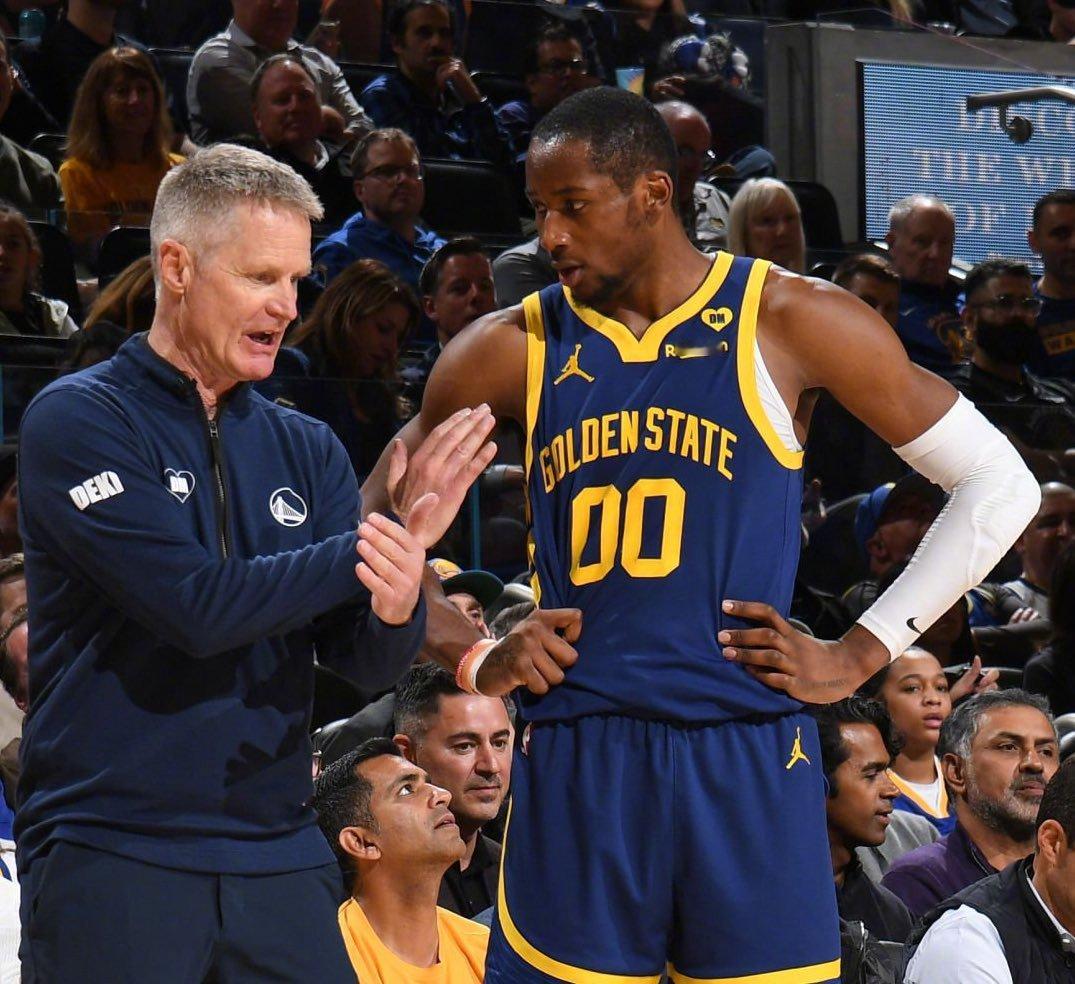 ESPN揭秘了科尔库明加矛盾后的一些内幕。库明加的朋友从休息室多拿了些吃的都要特