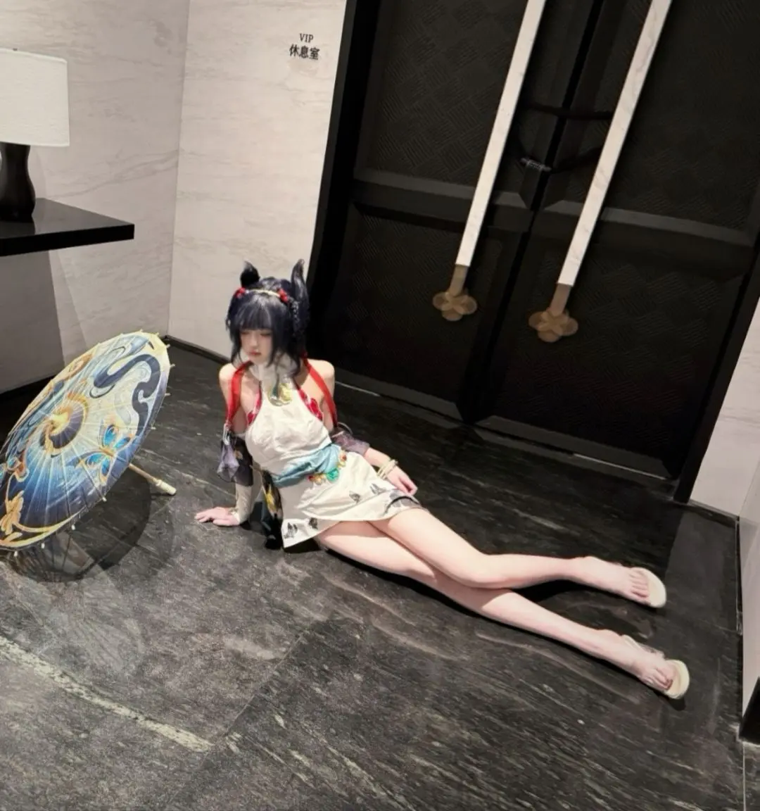 公孙离 cos