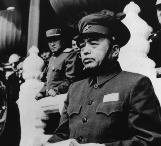 彭德怀说：“我打了一辈子仗，从来没有害怕过，但当我们打过三八线，一直打到三七线时