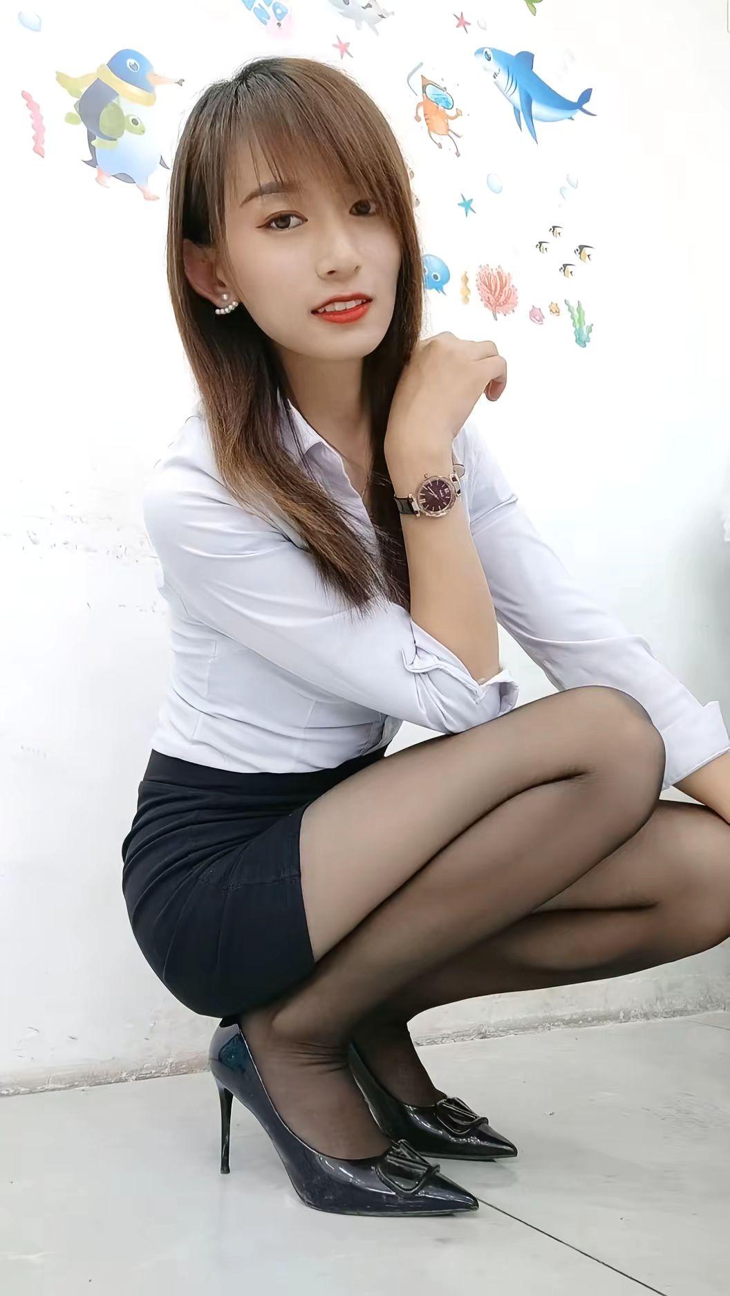 好身材好气质 长腿女神 喜欢就关注我吧 清纯女神 长腿美女