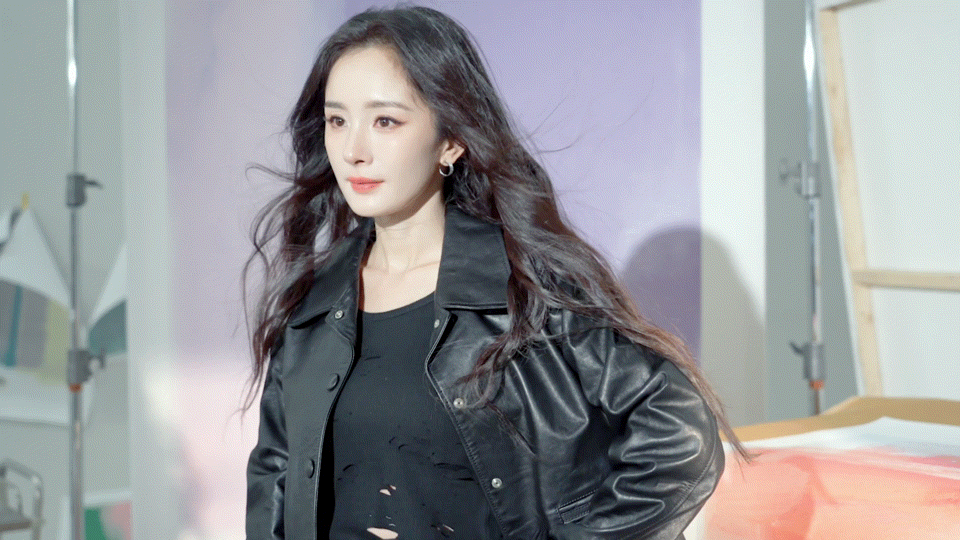 又酷又飒的姐姐～[爱心][爱心]美图共享！杨幂小野和子全球品牌代言人​​​