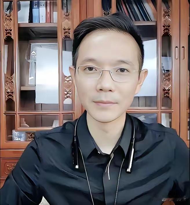 申家人为什么要去北京请律师？而不请本地的律师呢？因为他们是一个村的，孰人关系真的