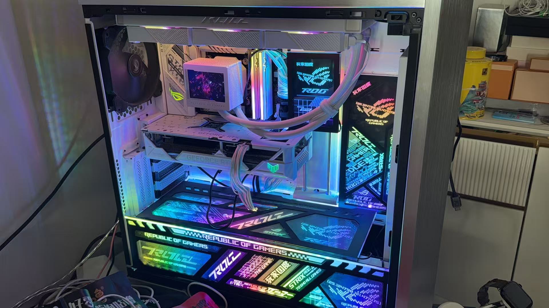 手机价格大涨消费者发声只能说“涨价”也是没办法的办法，现在大内存的成本可能就逼