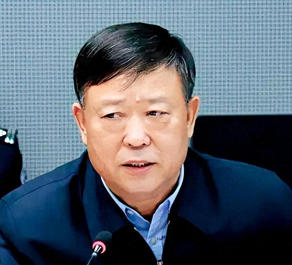 收受“亚洲铝王”贿赂，公安厅副厅长落马70岁的许文有，有着长达36年的从警生涯