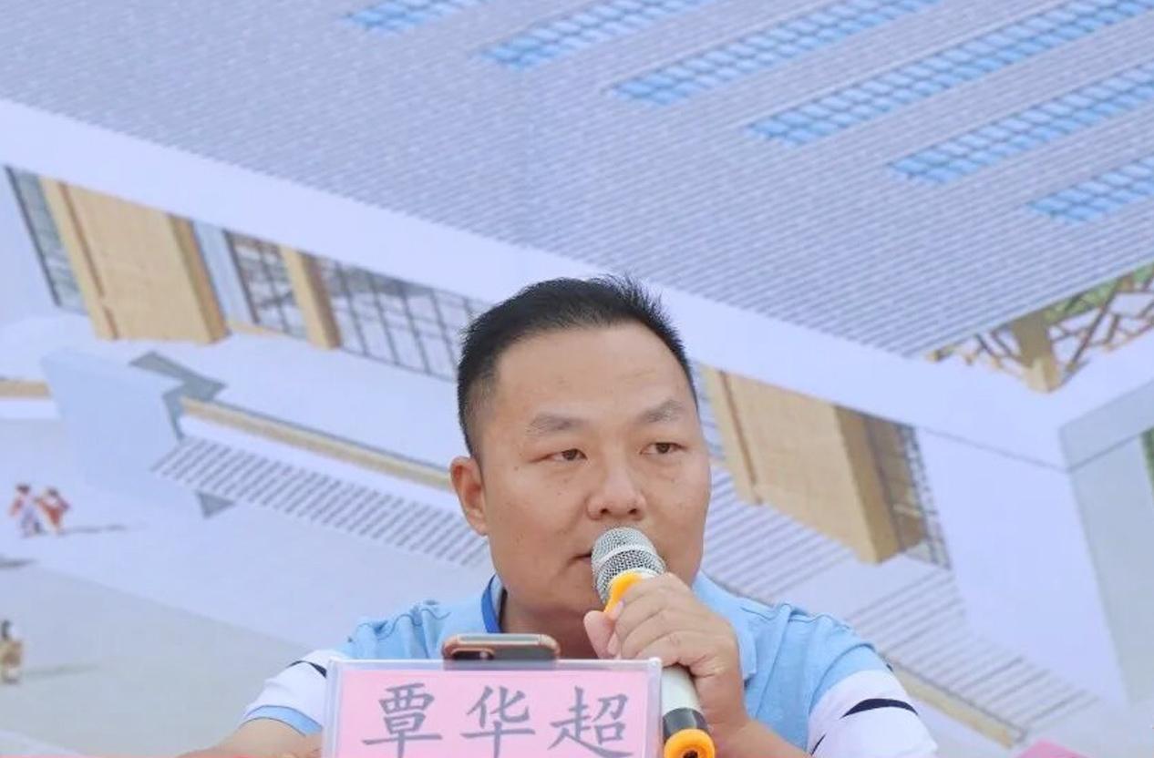 广西柳州市三江侗族自治县民族高级中学是一所普通高中，学校总务处原来的覃主任因为众