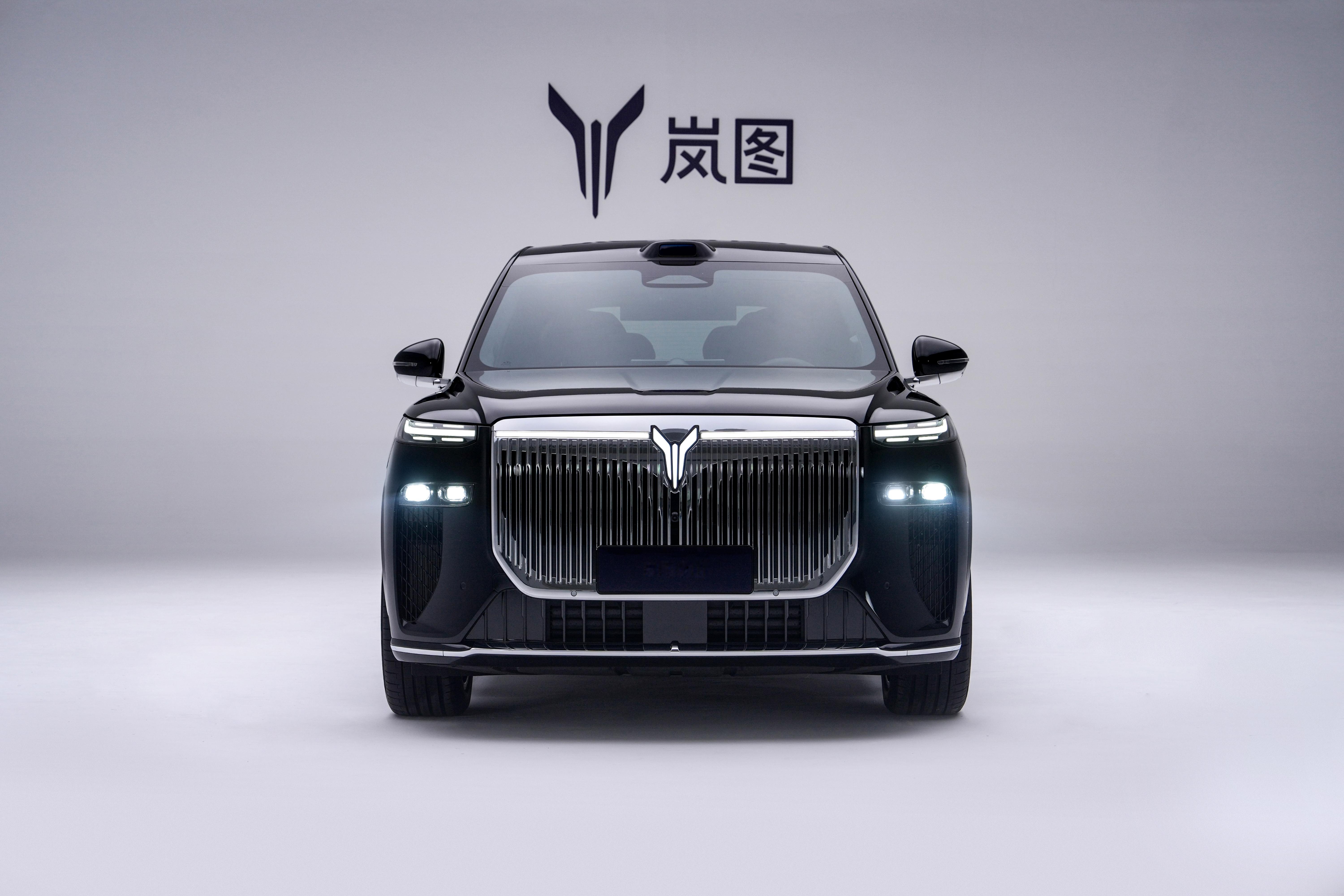 岚图泰山这外观的方方面面整的真是相当之霸气！