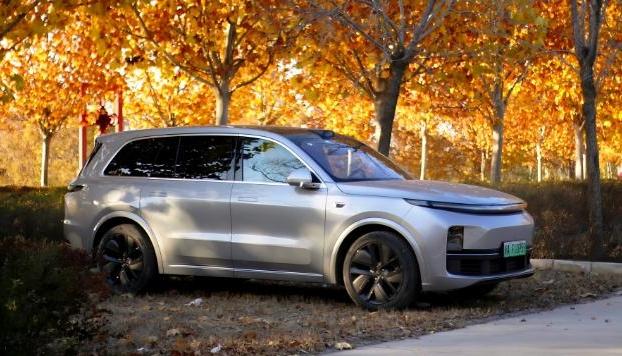 用惯了电车的人，不知道什么原因，一个个变得更加节俭，越来越抠[捂脸哭]出门几公里打