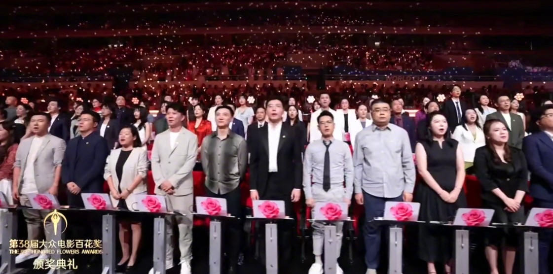 百花奖今年百花奖投票规则真的很现场了：现场101位大众评审现场投票，票数最高者当