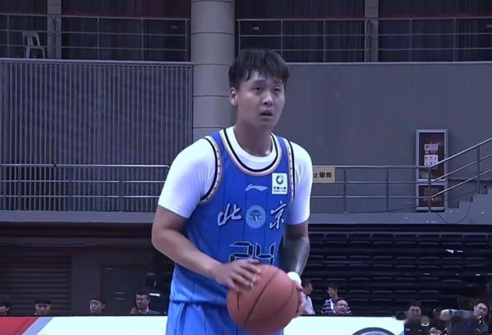 夏联首发出战！赵睿无伤病，为何无缘国家队？男篮急需硬解后卫，为何赵睿林葳双双落选？赵睿在CBA夏季联
