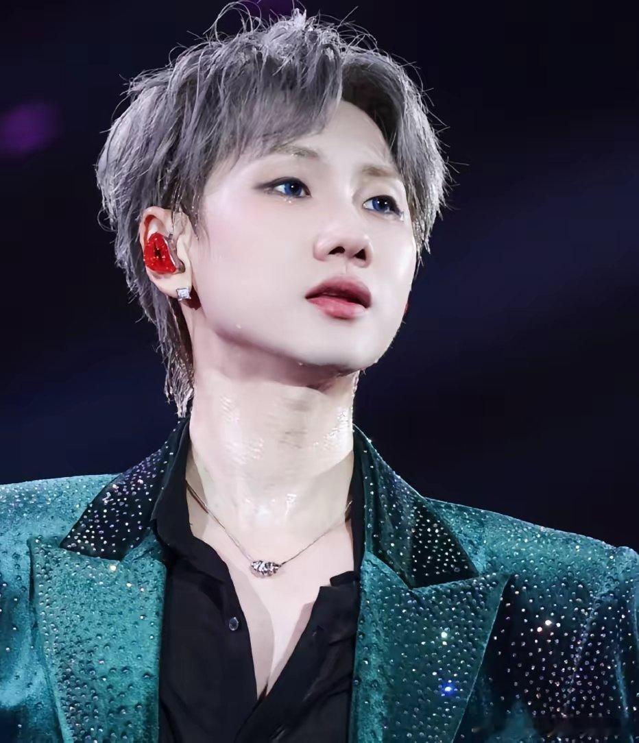 汪苏泷这次演唱会真是给全娱乐圈的提了一个醒不管你唱歌多好，不管你多有背景，一定不